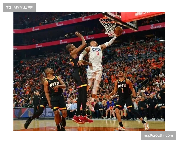 伦纳德强势复苏轰30分10板率队取胜状态越来越好